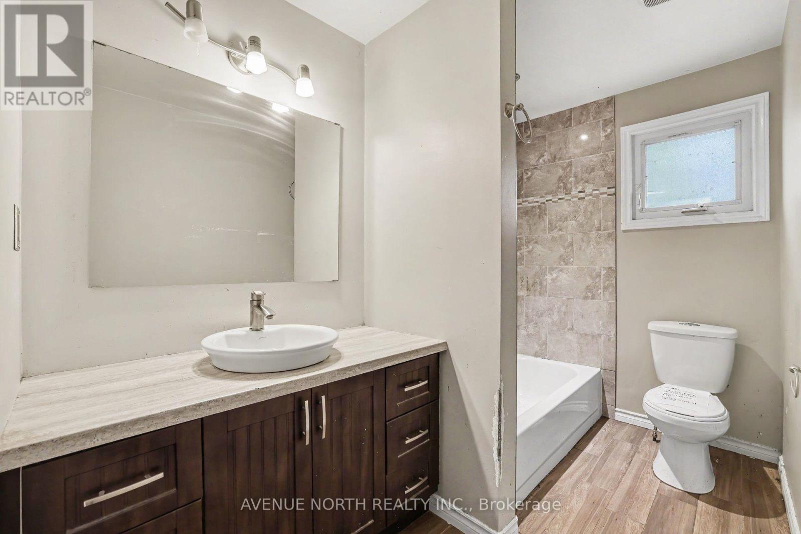 68 Downsview Crescent, Ottawa, ON