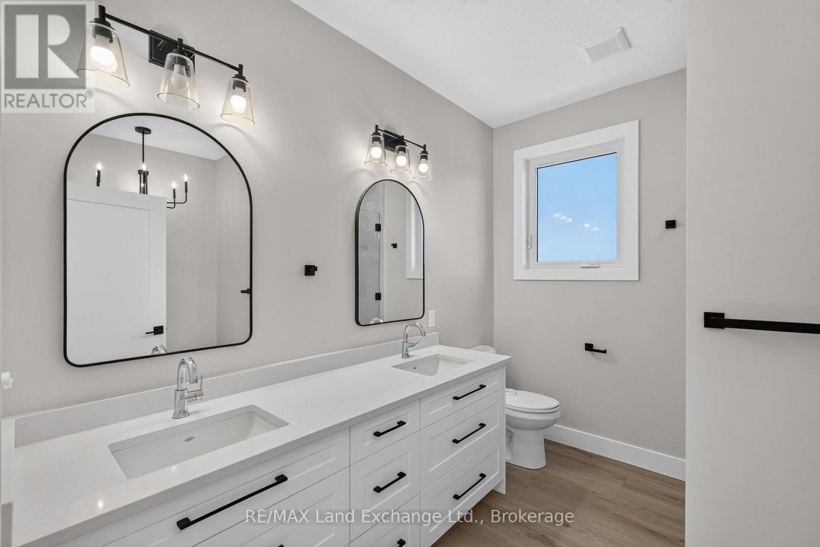 5-Piece Ensuite - 48 Mctavish Crescent, Huron-Kinloss, ON