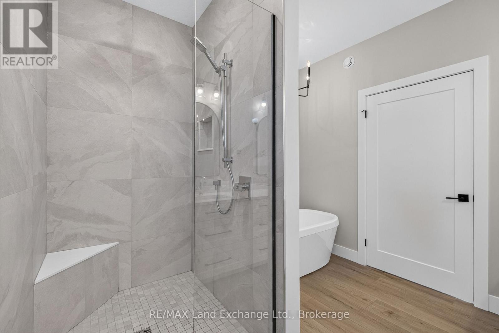 Walk-in Shower with Side Bench - 48 Mctavish Crescent, Huron-Kinloss, ON