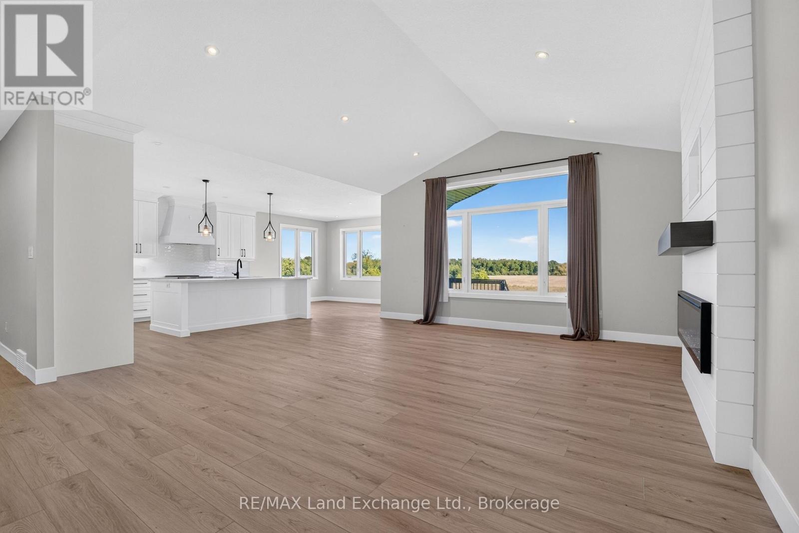 Open Concept Living Room - 48 Mctavish Crescent, Huron-Kinloss, ON