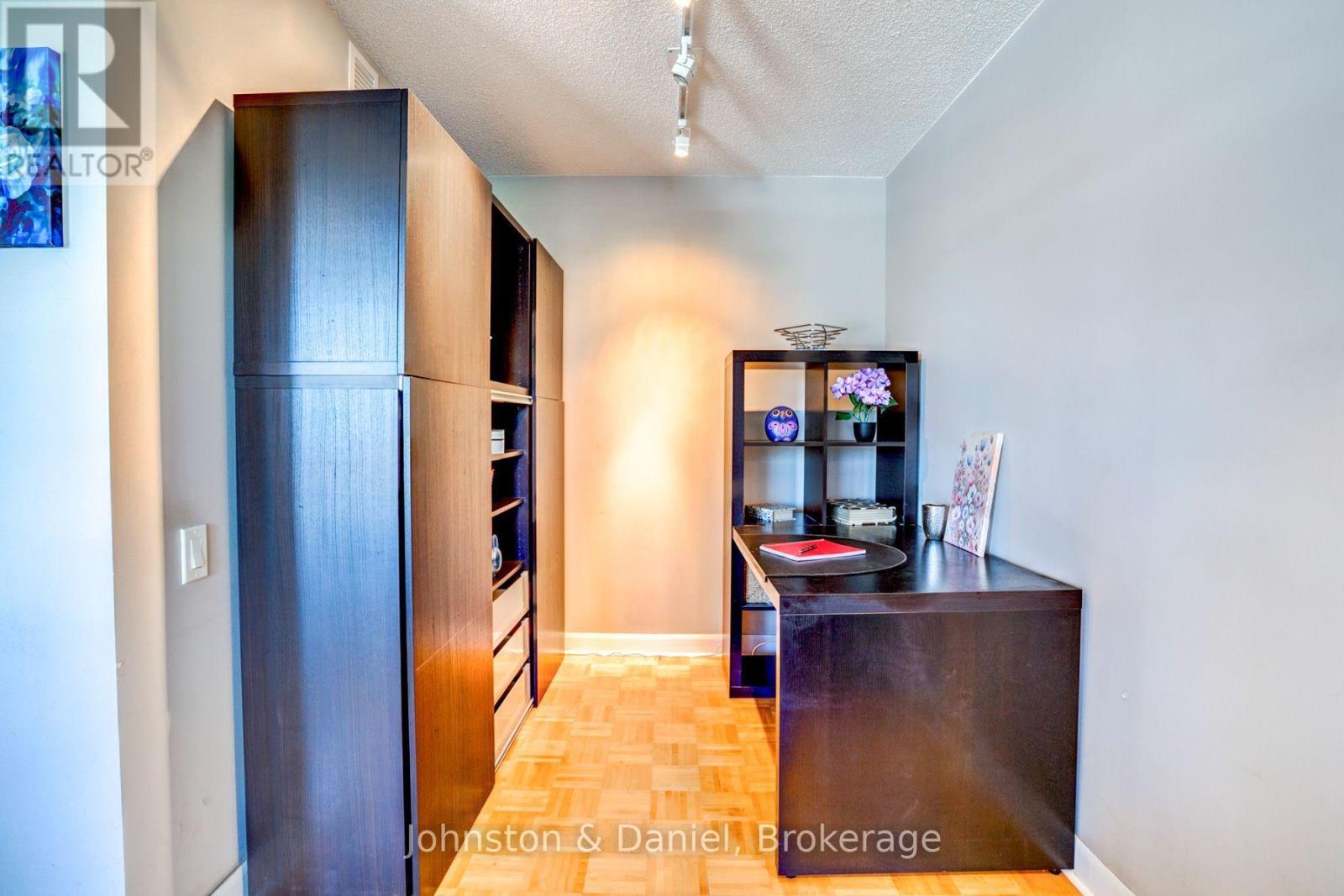 805 - 33 Sheppard Avenue E, Toronto, ON