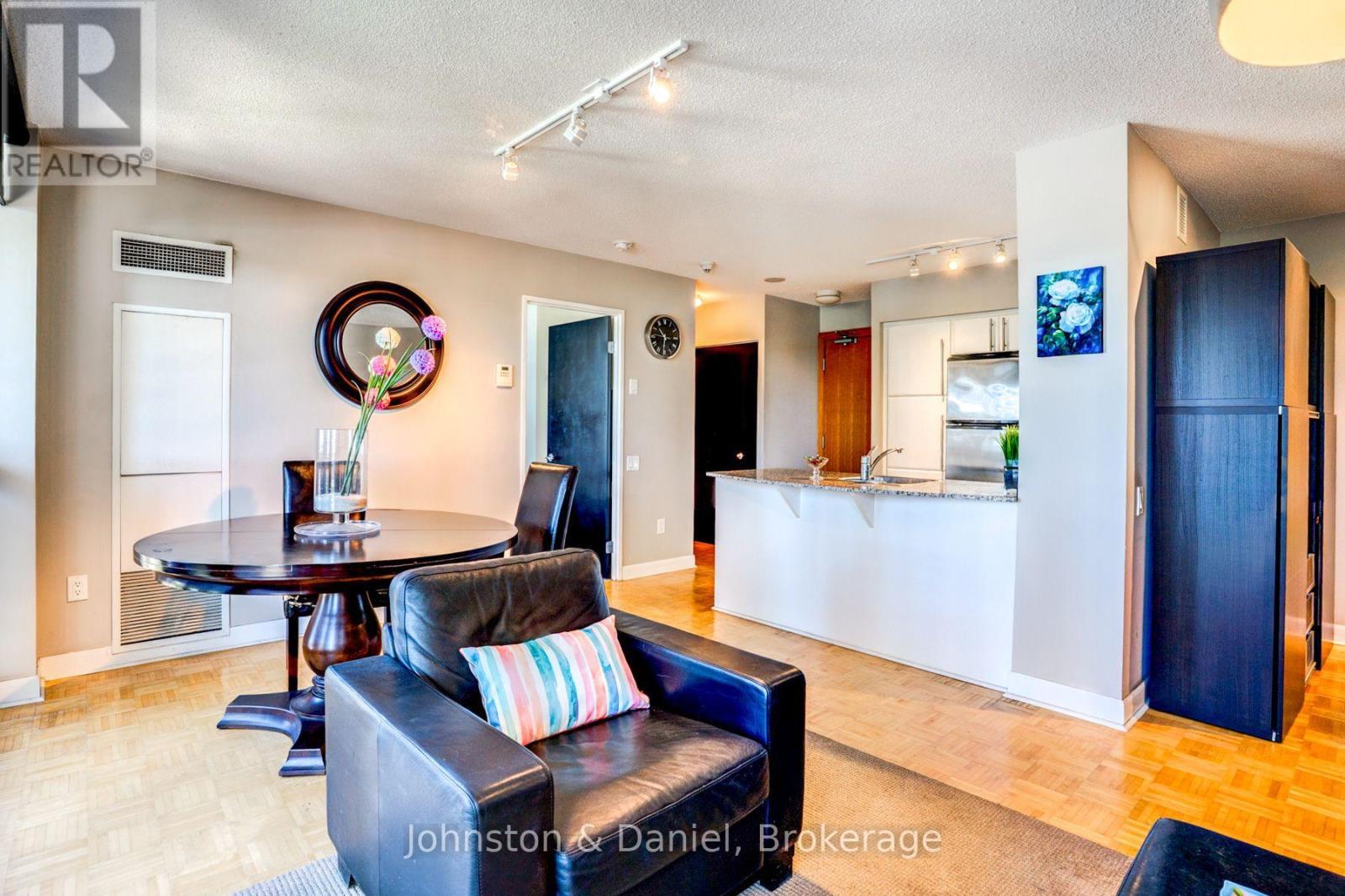 805 - 33 Sheppard Avenue E, Toronto, ON