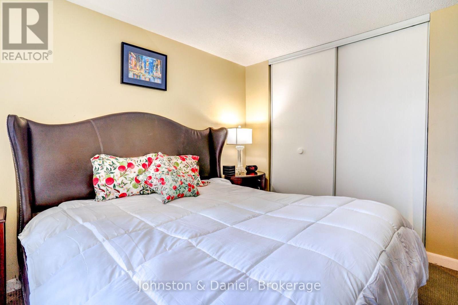 805 - 33 Sheppard Avenue E, Toronto, ON