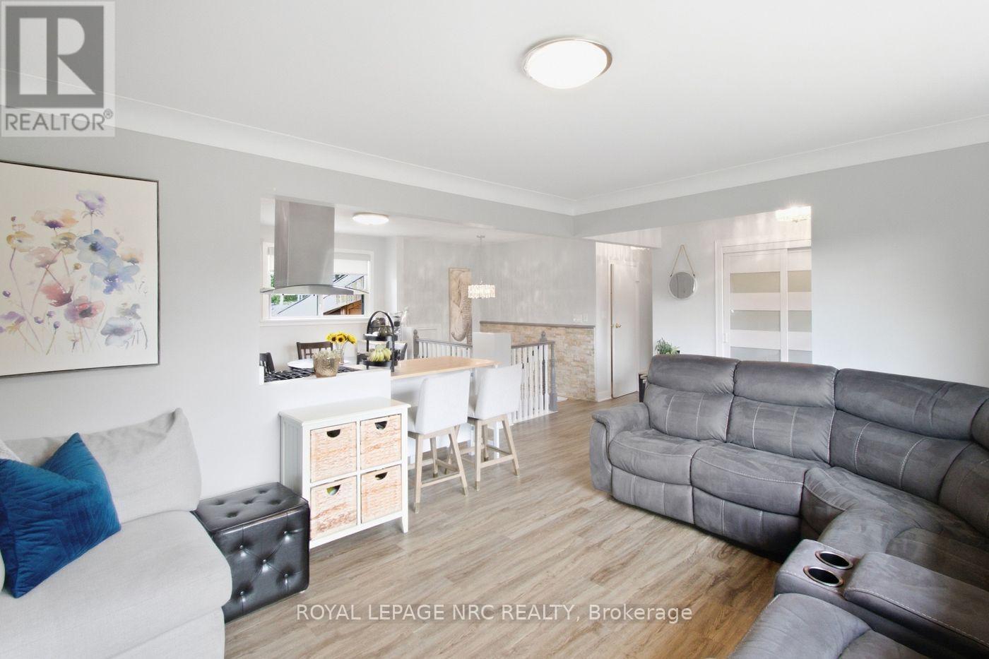 8031 Watson Street, Niagara Falls (Ascot), ON