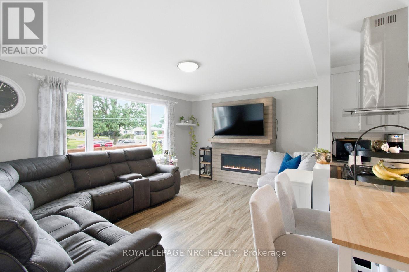 8031 Watson Street, Niagara Falls (Ascot), ON