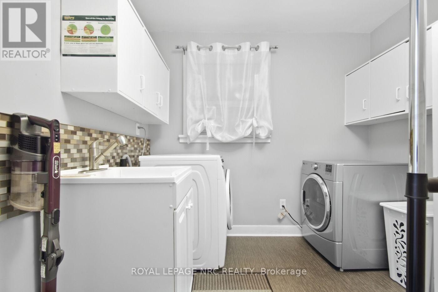 8031 Watson Street, Niagara Falls (Ascot), ON