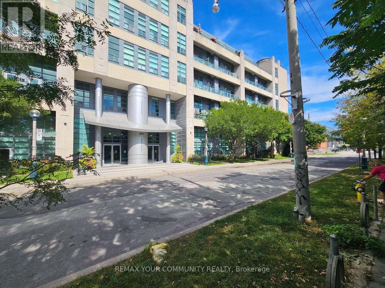 210 - 380 Macpherson Avenue, Toronto, ON