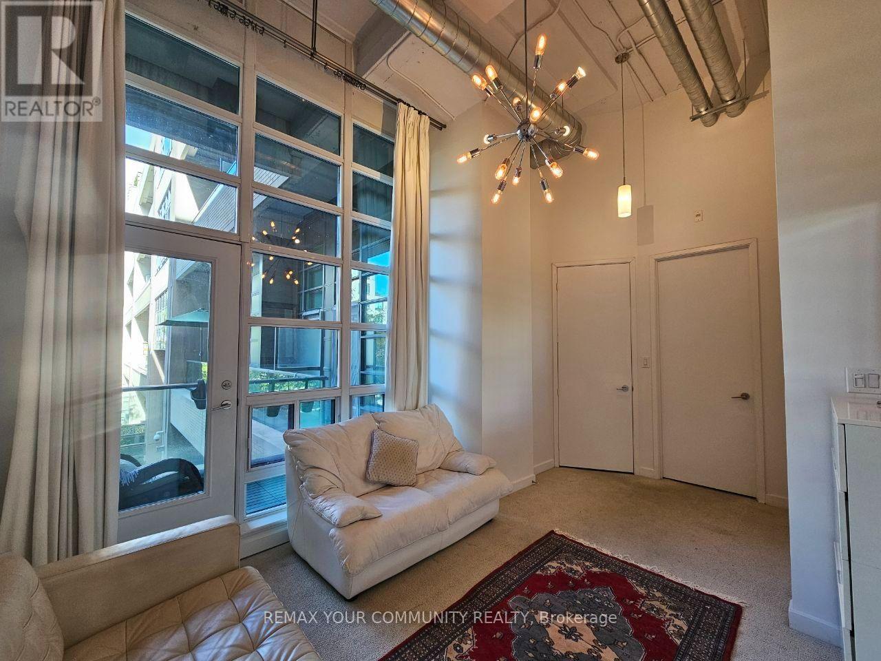 210 - 380 Macpherson Avenue, Toronto, ON