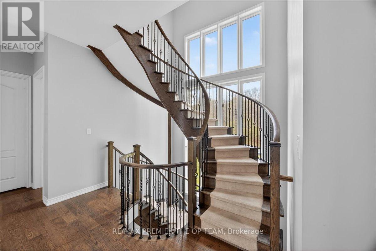 102 Pine Hill Road, Bradford West Gwillimbury, ON