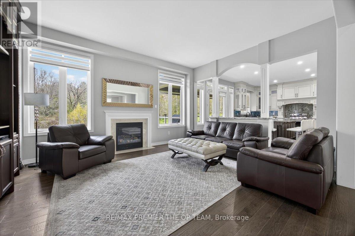 102 Pine Hill Road, Bradford West Gwillimbury, ON