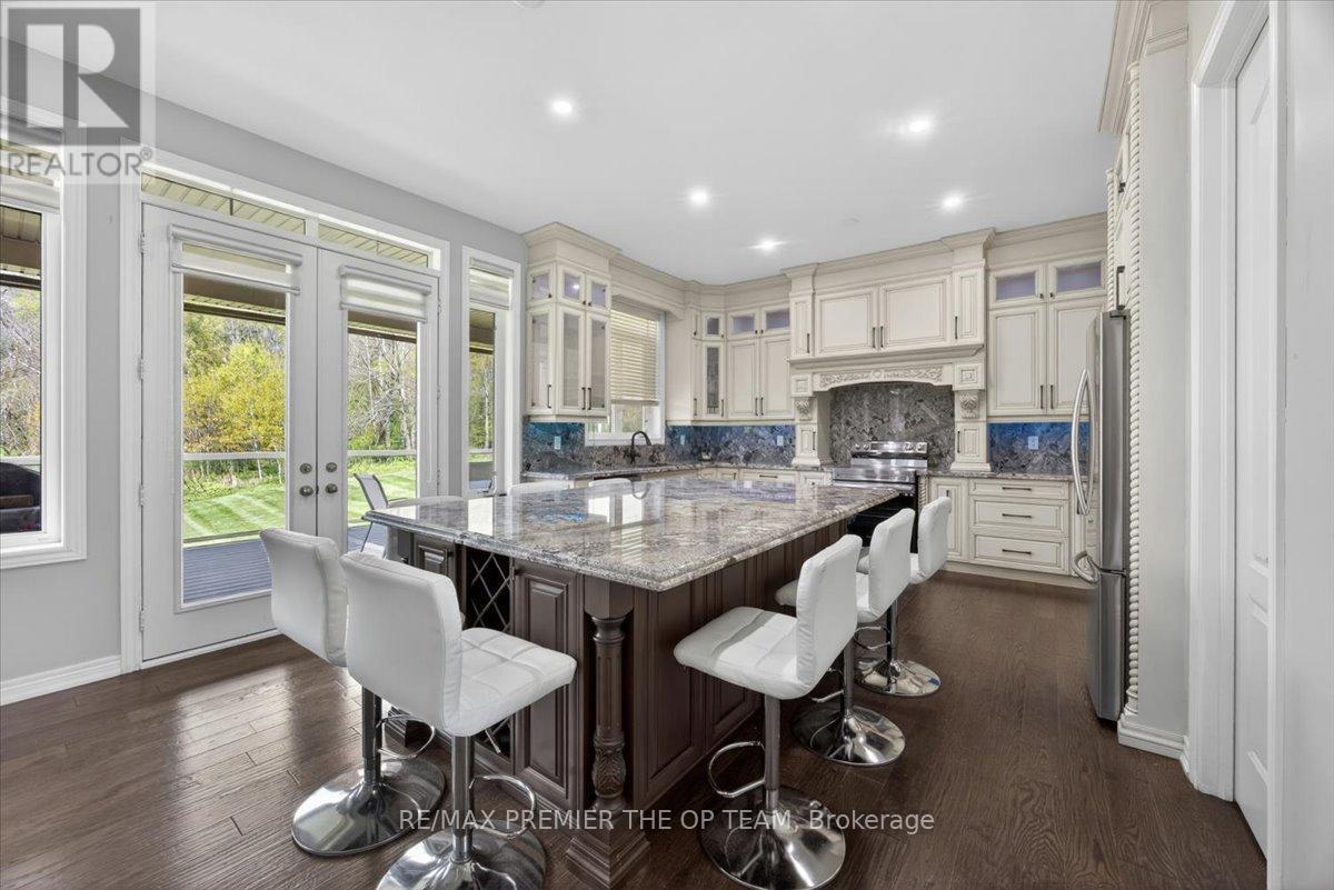 102 Pine Hill Road, Bradford West Gwillimbury, ON