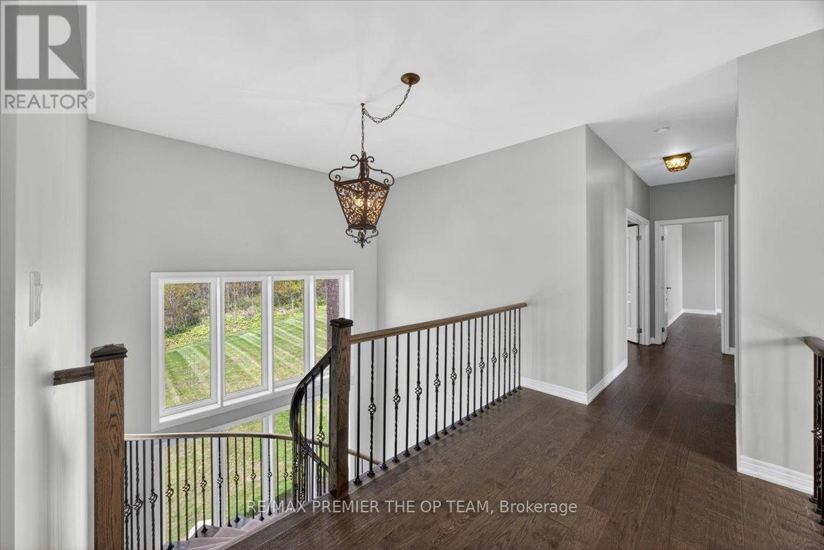 102 Pine Hill Road, Bradford West Gwillimbury, ON