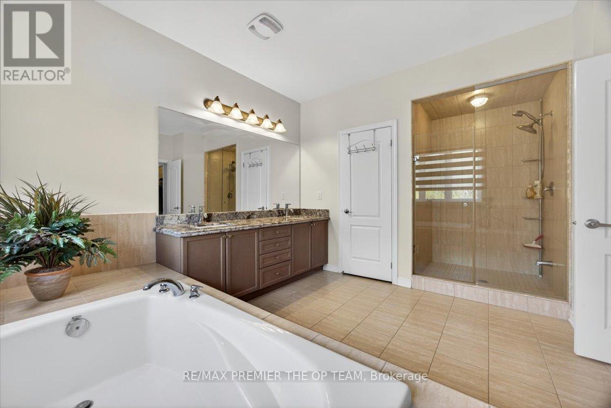 102 Pine Hill Road, Bradford West Gwillimbury, ON