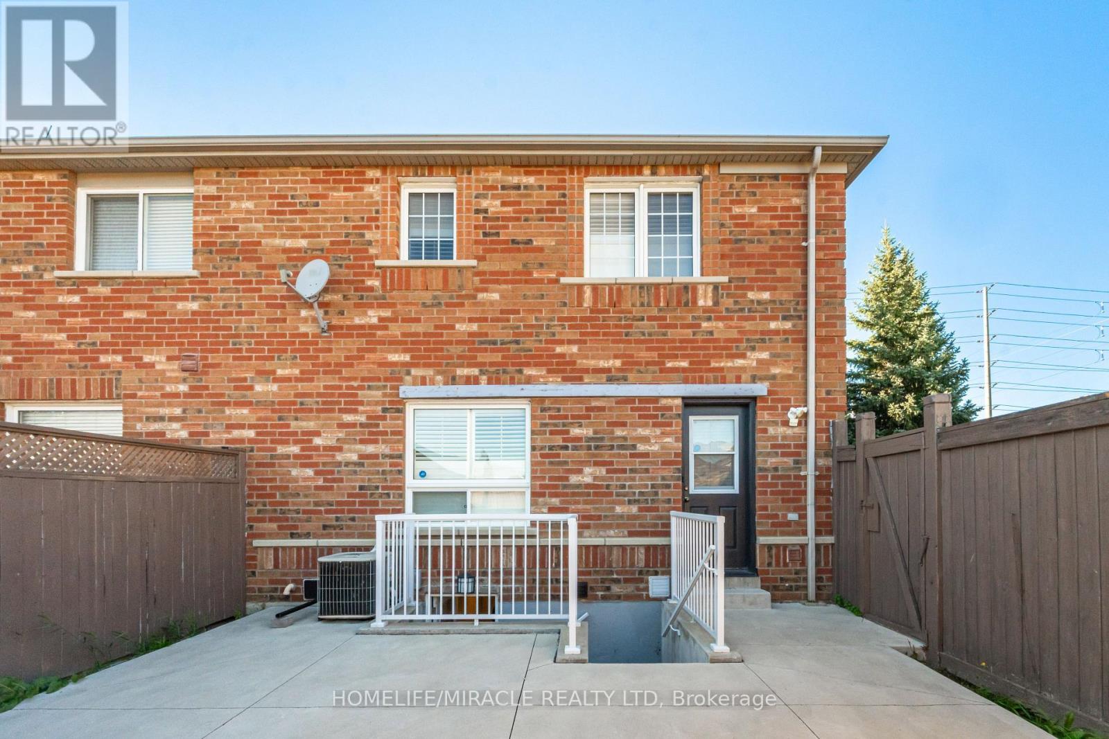 3008 Britannia Road W, Mississauga, ON