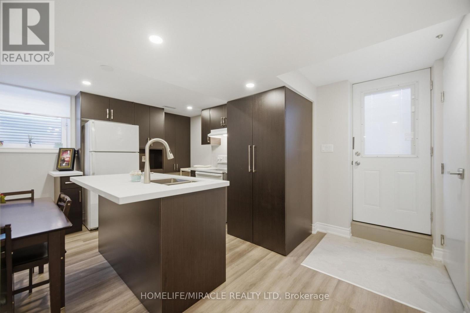 3008 Britannia Road W, Mississauga, ON