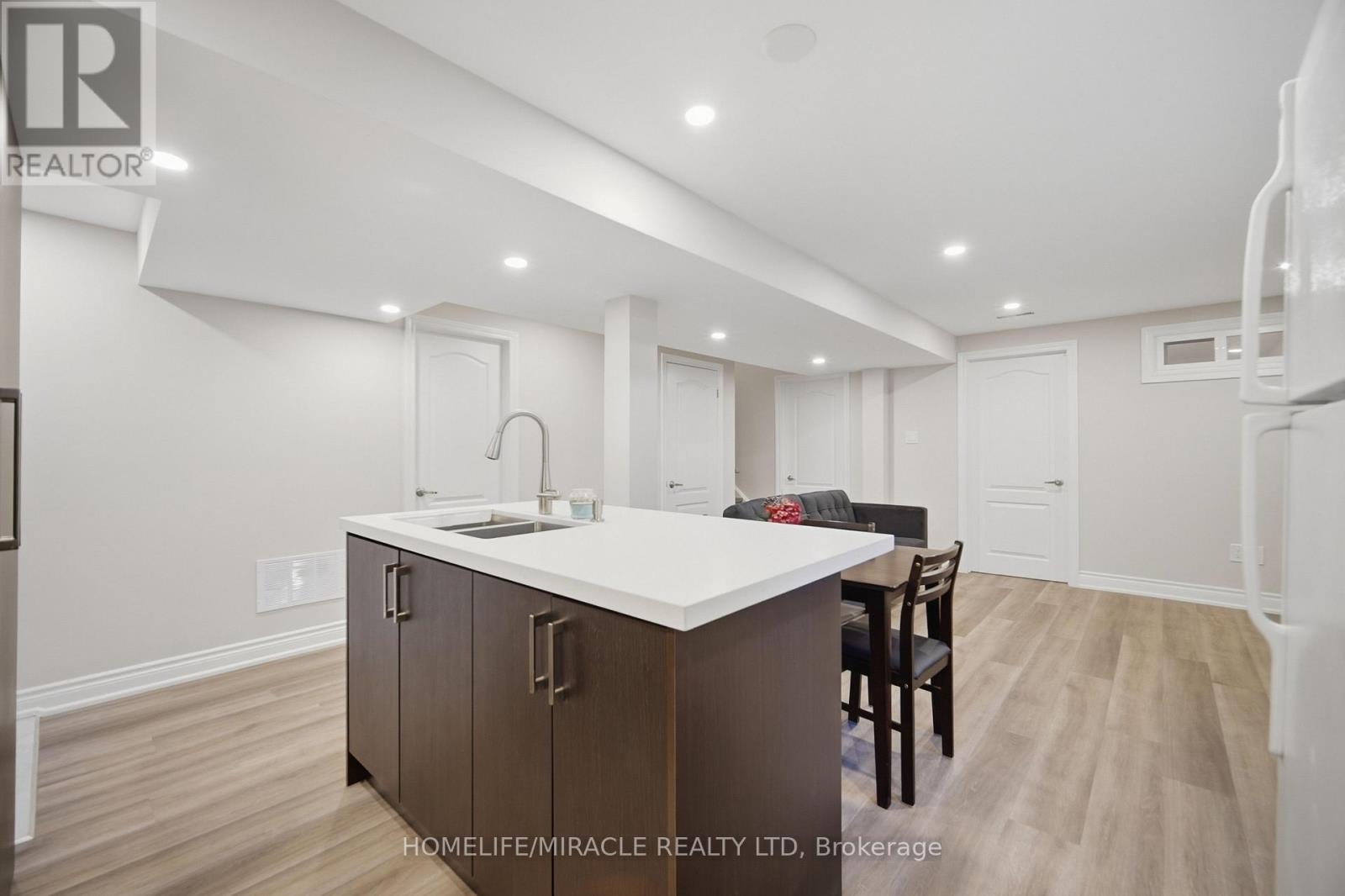 3008 Britannia Road W, Mississauga, ON
