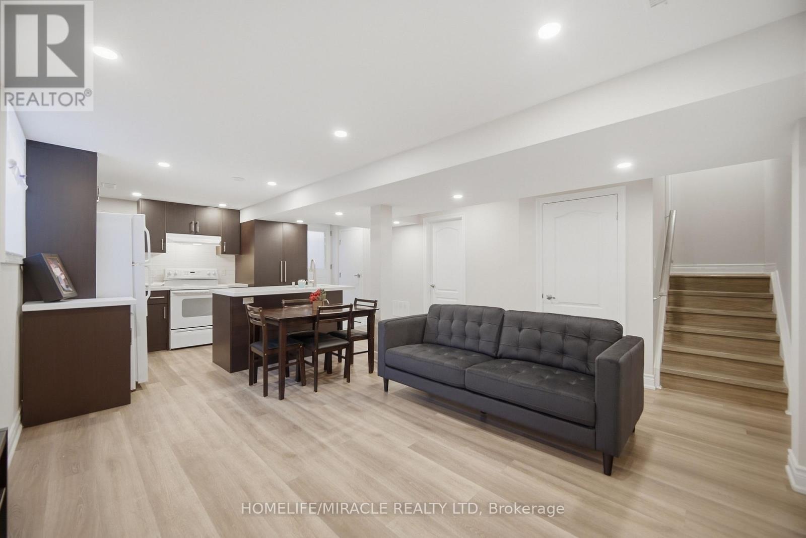 3008 Britannia Road W, Mississauga, ON