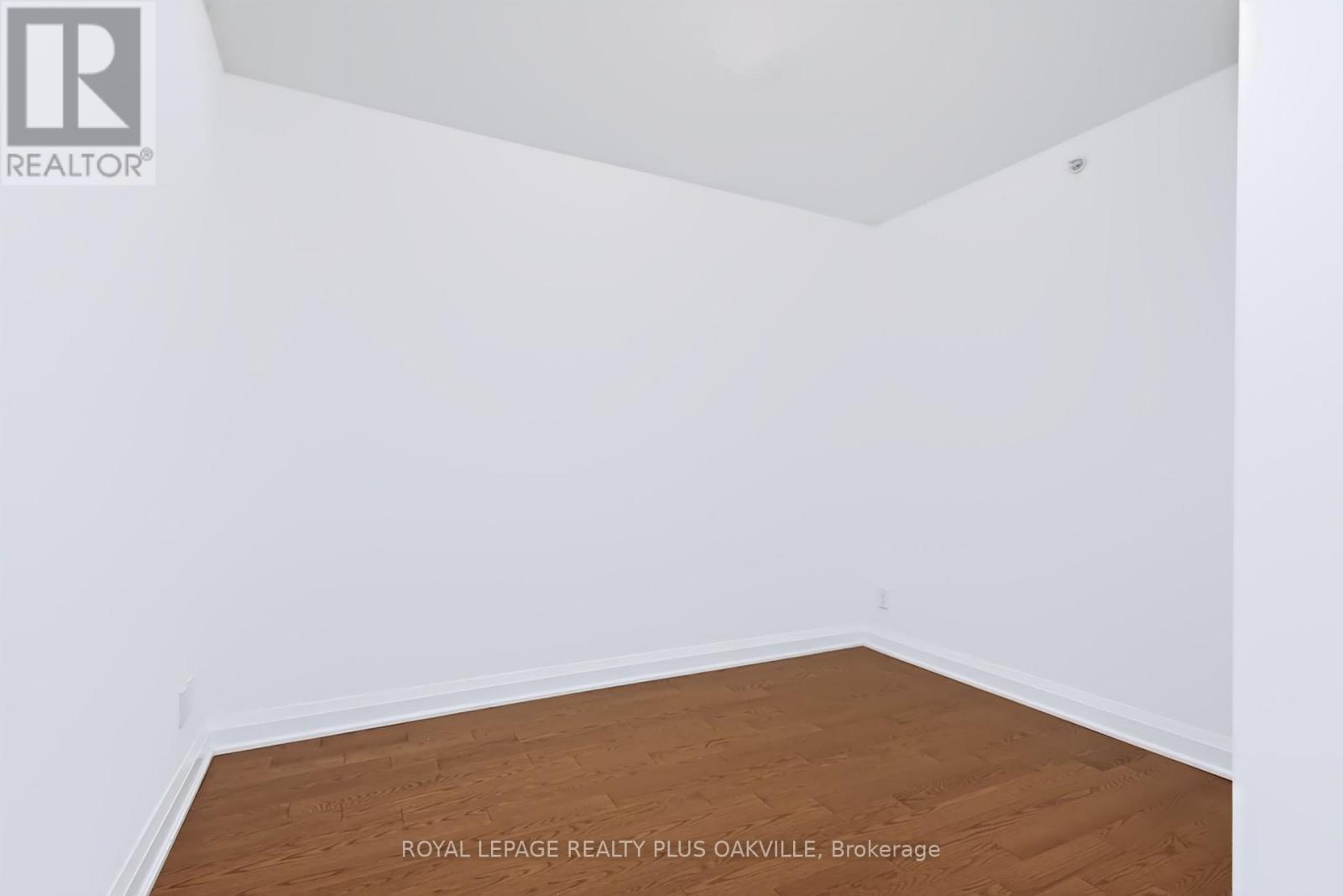 508 - 11 Bronte Road, Oakville, ON