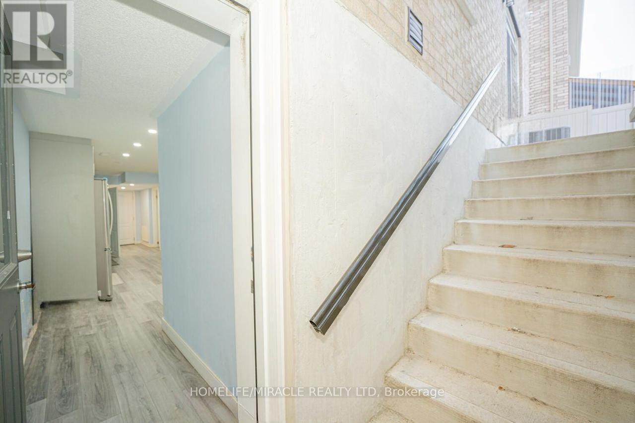 23 Hendricks Crescent, Brampton, ON