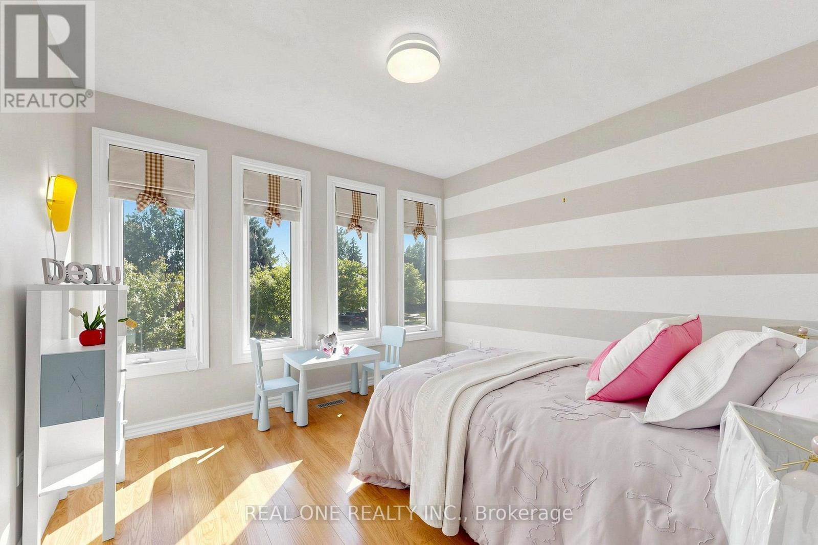 1213 Rosethorne Road, Oakville, ON