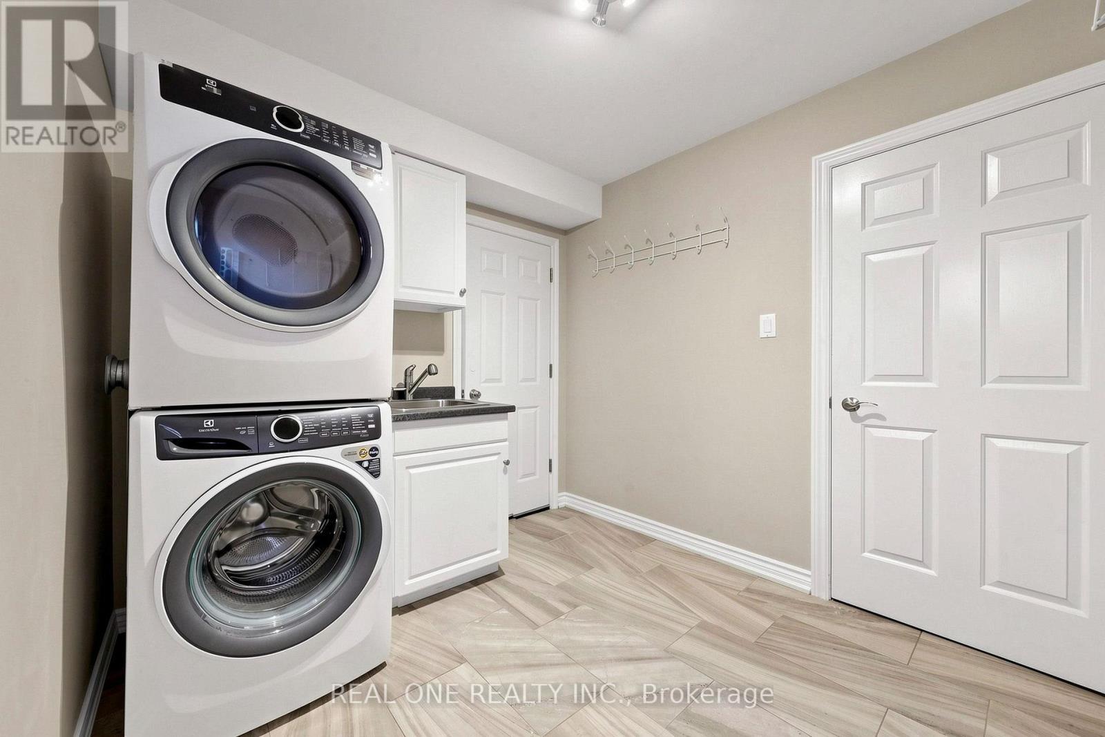 1213 Rosethorne Road, Oakville, ON