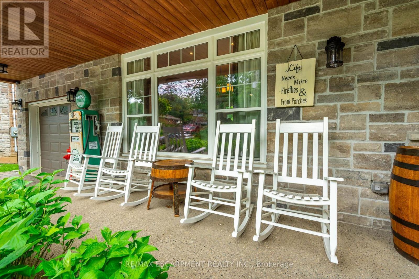 381 Woodworth Court, Hamilton, ON
