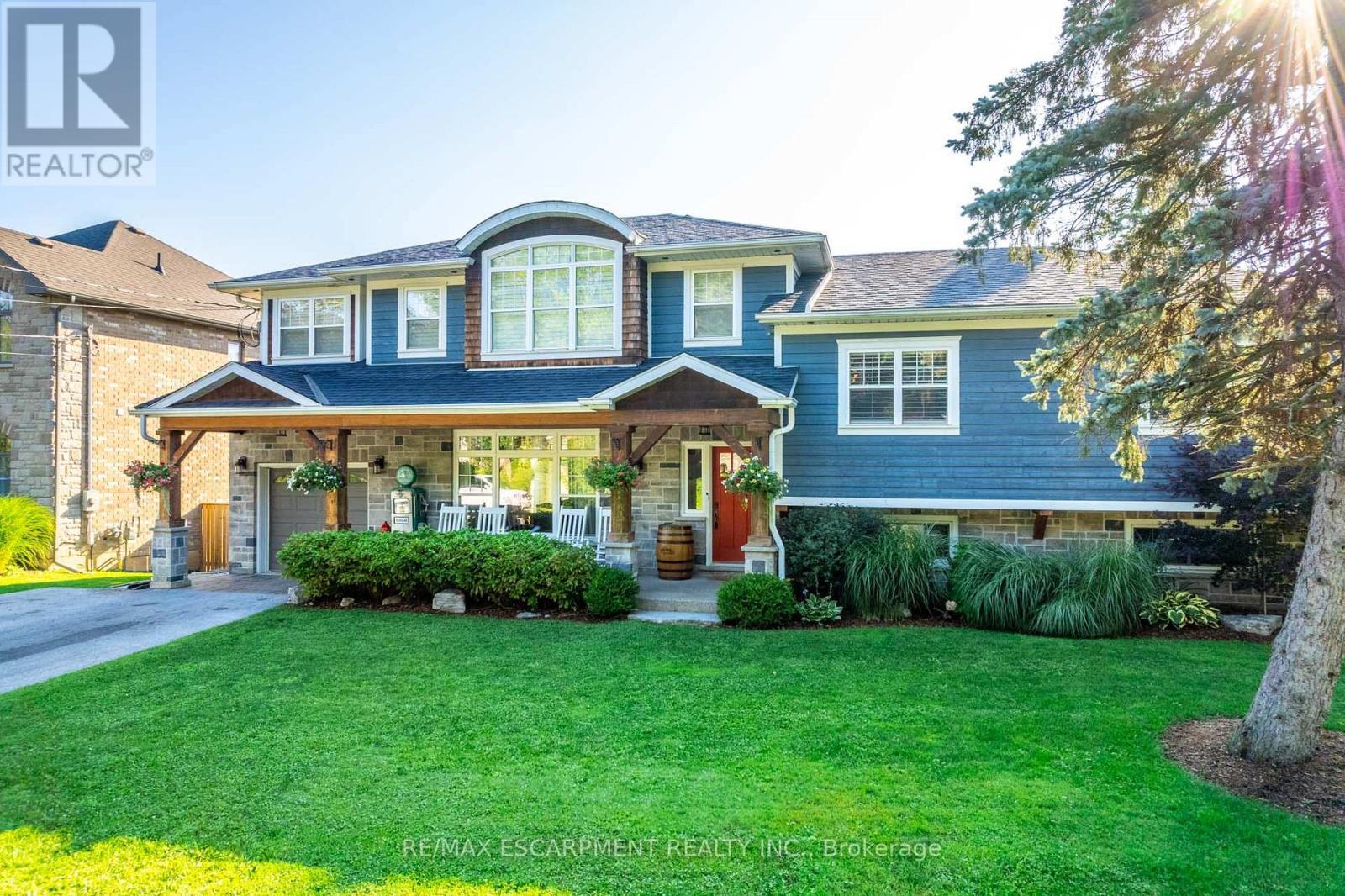 381 Woodworth Court, Hamilton, ON