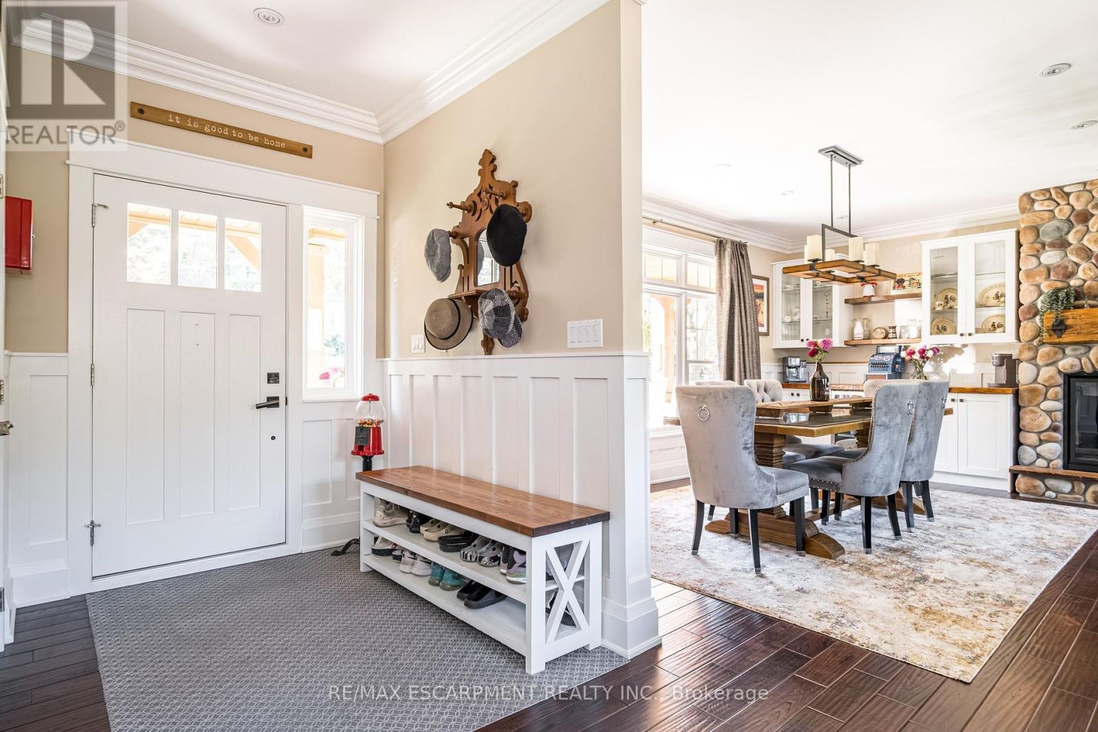 381 Woodworth Court, Hamilton, ON