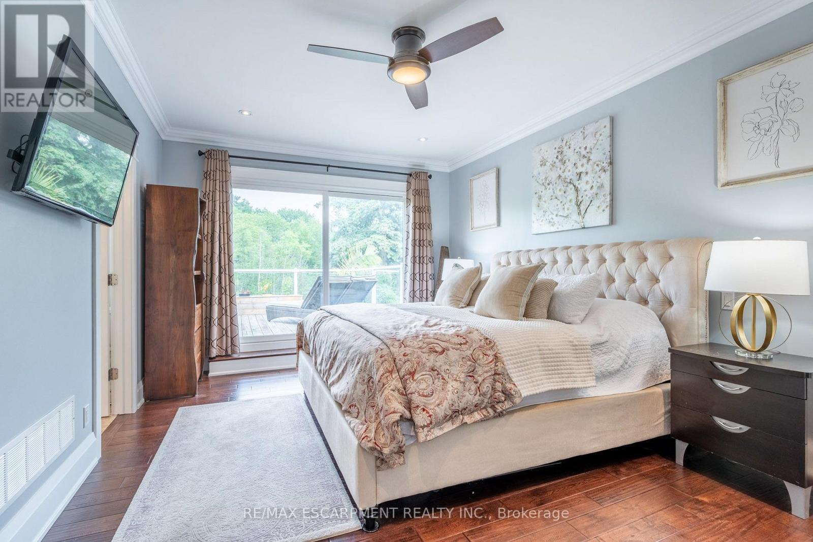 381 Woodworth Court, Hamilton, ON