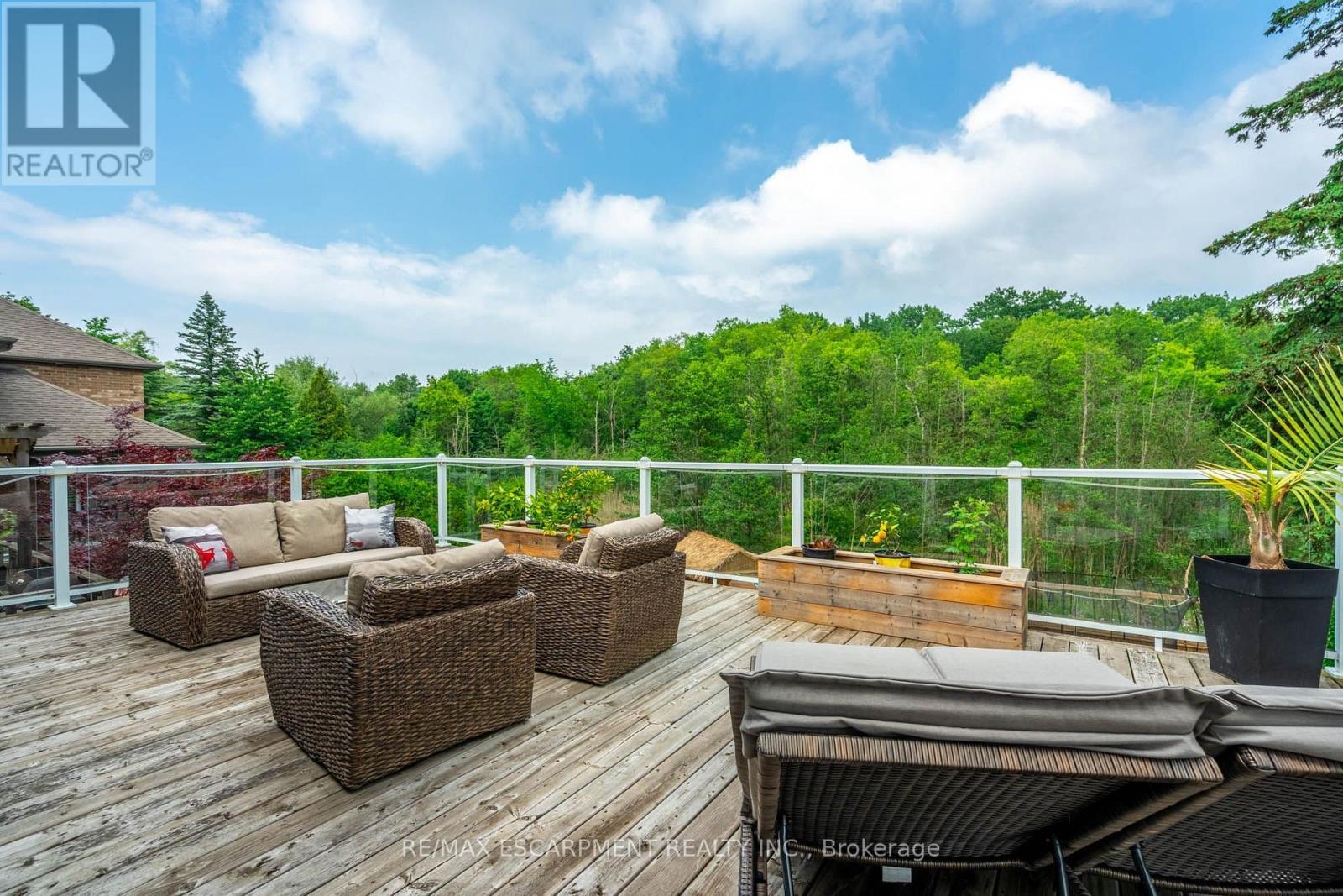 381 Woodworth Court, Hamilton, ON