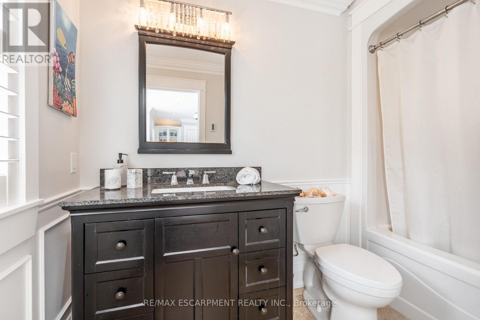 381 Woodworth Court, Hamilton, ON