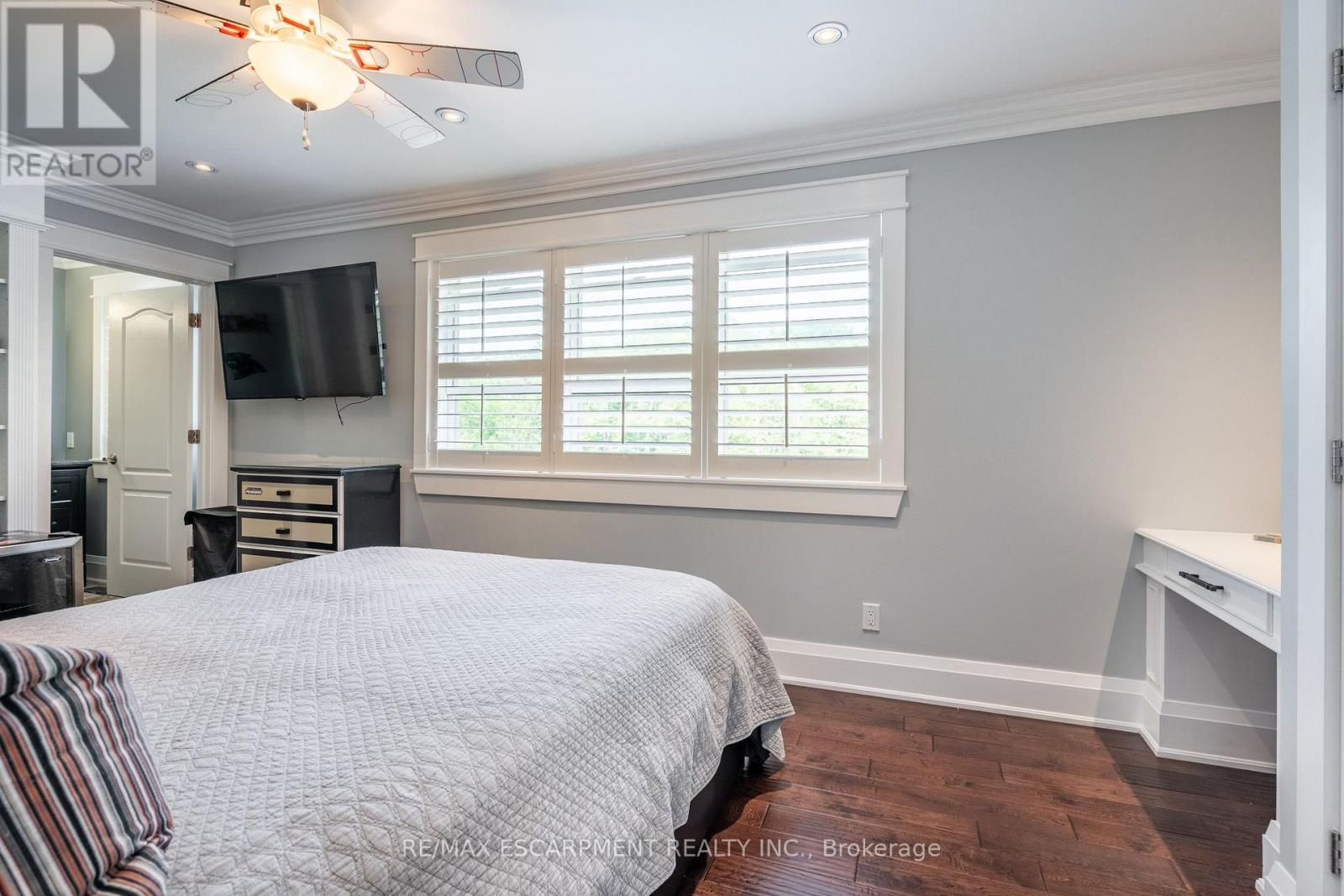 381 Woodworth Court, Hamilton, ON