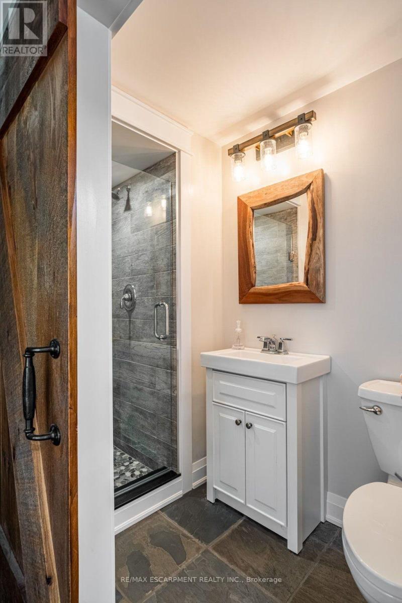 381 Woodworth Court, Hamilton, ON