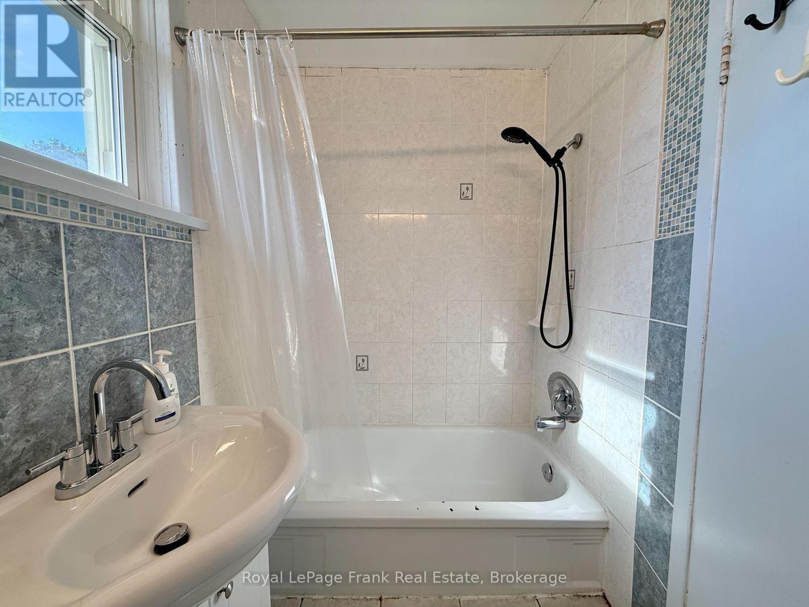 672 Romaine Street, Peterborough (Otonabee Ward 1), ON