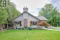 5121 Lakeshore ROAD Plympton-Wyoming, ON N0N 1J6