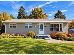 2166 Carron Bathurst, NB E2A 6A1