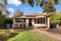 1556 Gladstone Ave Victoria, BC V8R 1S5