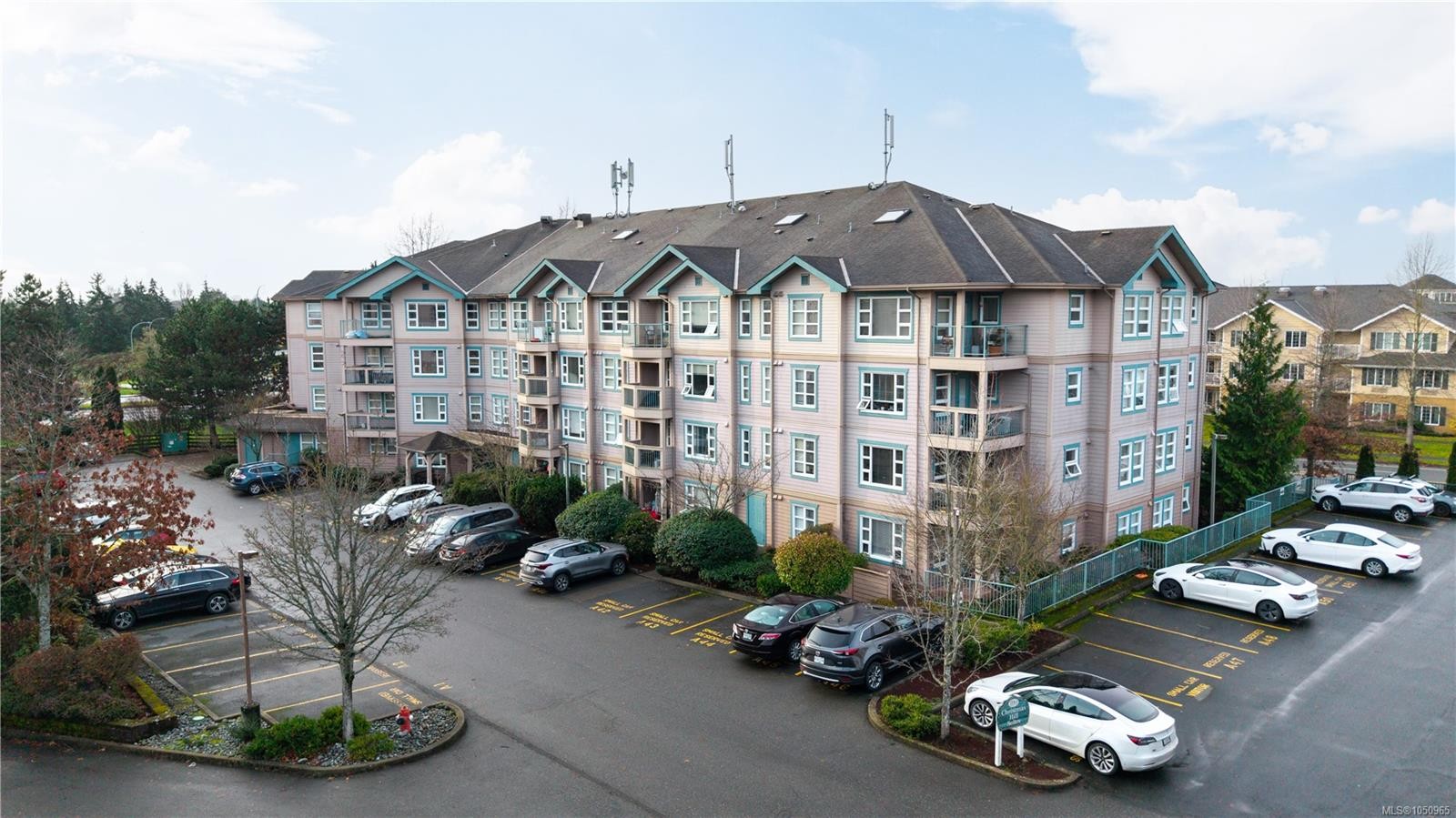 789 Blackberry Rd, Saanich, BC