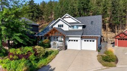 178 Terrace Hill Court Kelowna, BC V1V 2T2