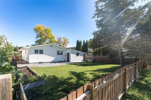 452 Bedson St, Winnipeg, MB 
