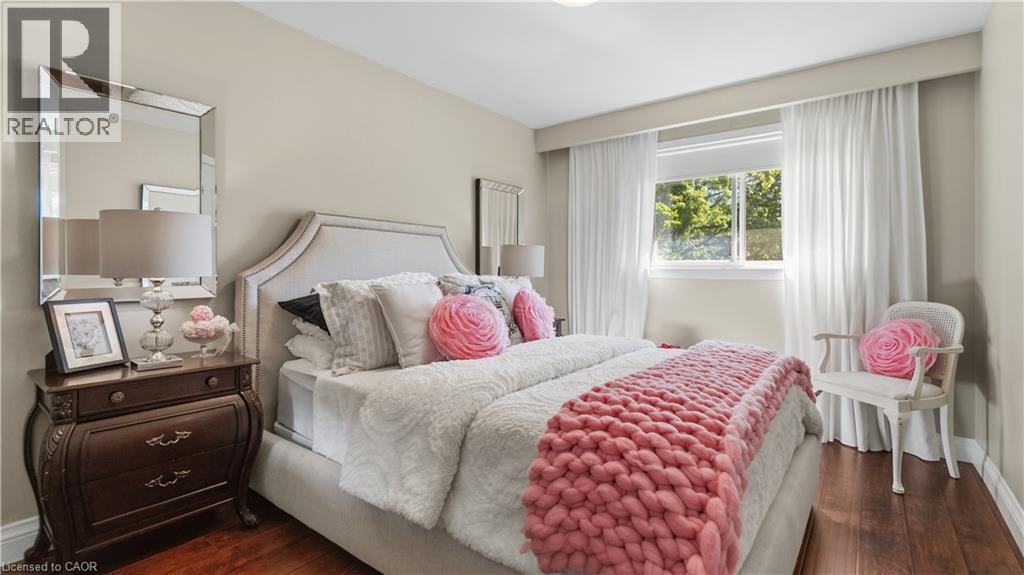 517 Rosedale Crescent, Burlington, ON