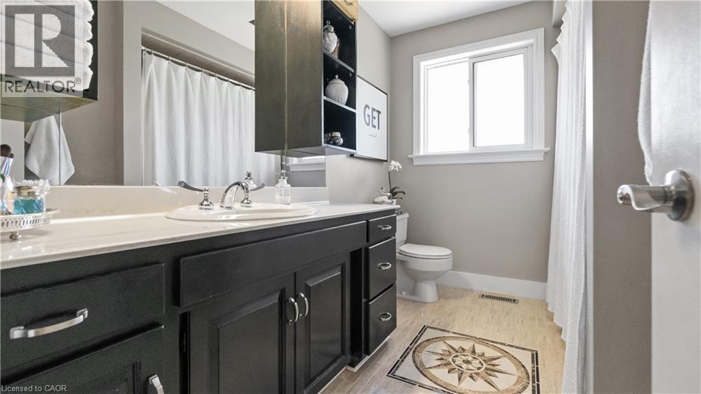 517 Rosedale Crescent, Burlington, ON