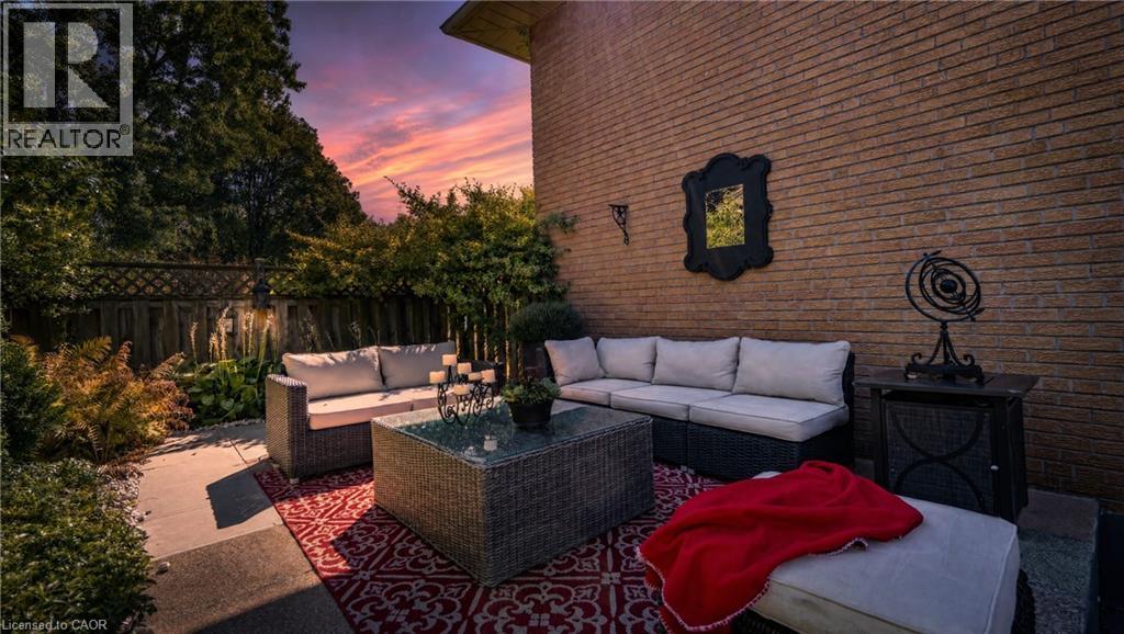 517 Rosedale Crescent, Burlington, ON
