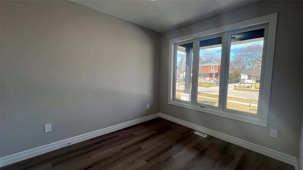 B-315 Alexandra Avenue, Point Edward, ON