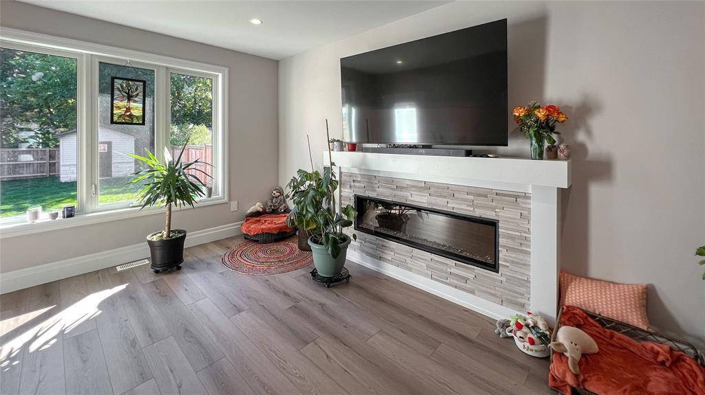 B-315 Alexandra Avenue, Point Edward, ON
