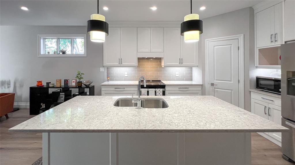 B-315 Alexandra Avenue, Point Edward, ON