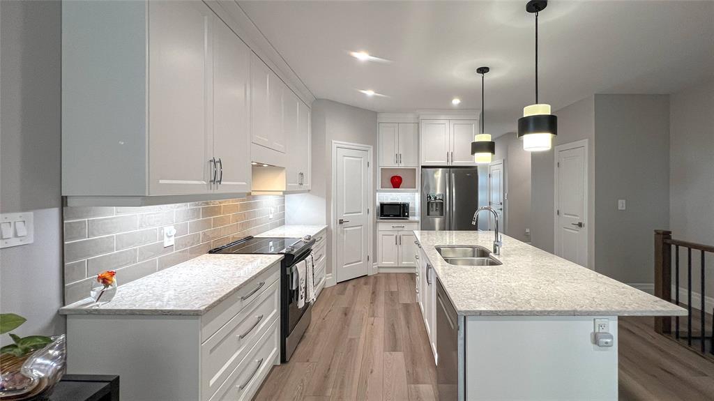 B-315 Alexandra Avenue, Point Edward, ON