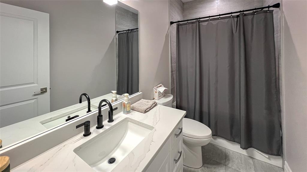 B-315 Alexandra Avenue, Point Edward, ON