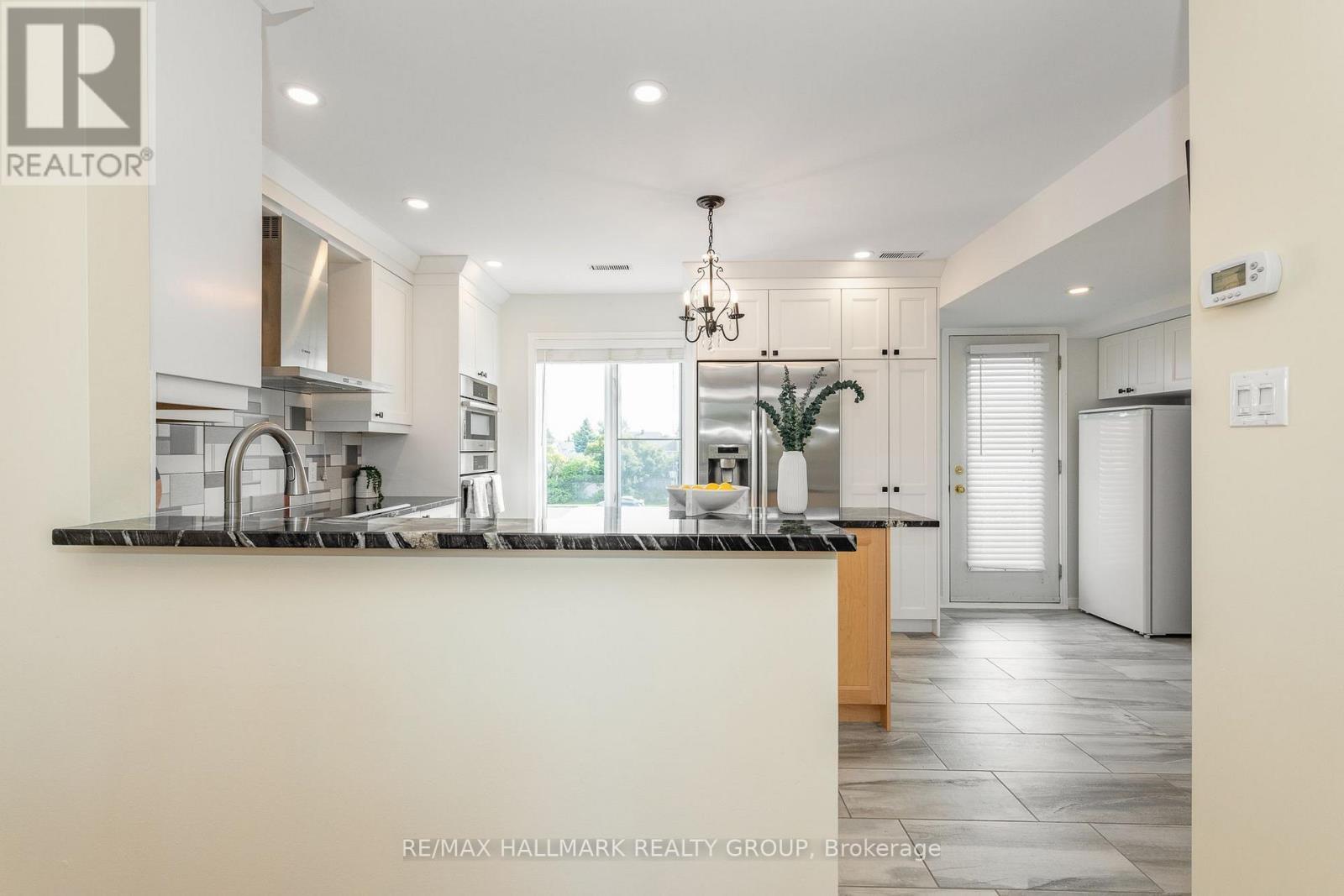 1715 Blohm Drive, Ottawa, ON