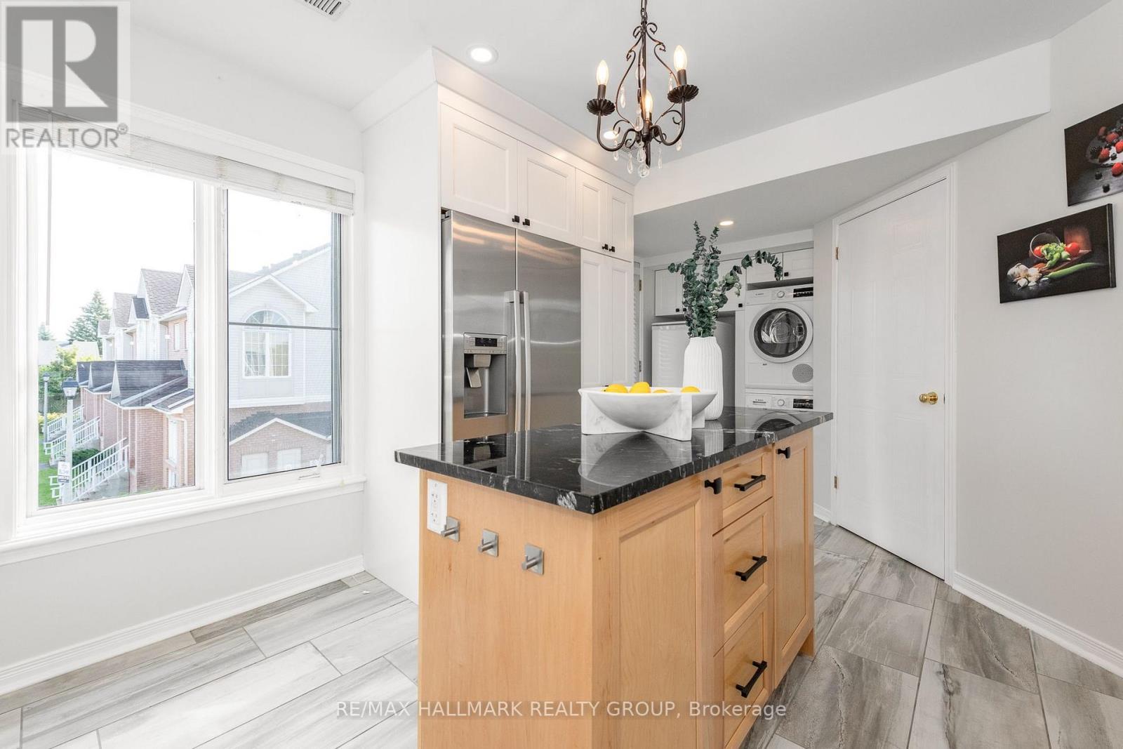 1715 Blohm Drive, Ottawa, ON